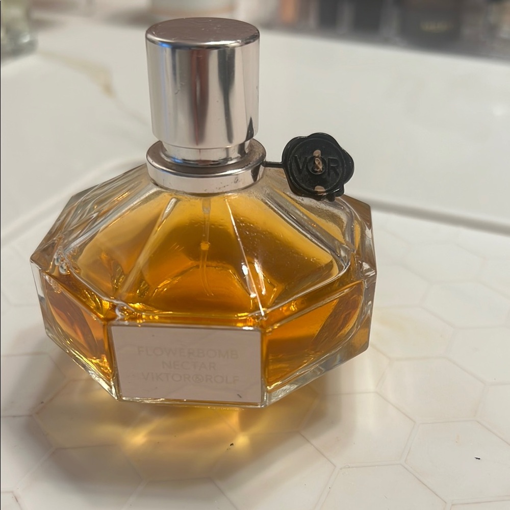 Viktor & Rolf Flowerbomb Nectar in Amber Glass